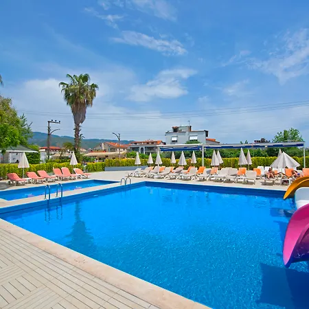 Club Troy & Hotell 2*