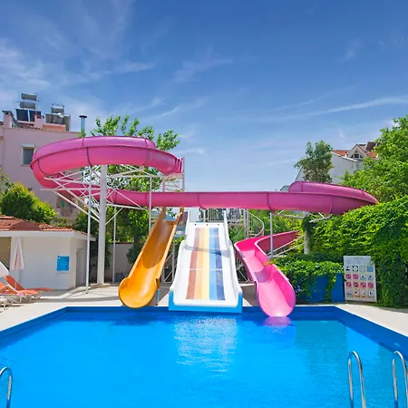 Club Troy & Hotell 2*